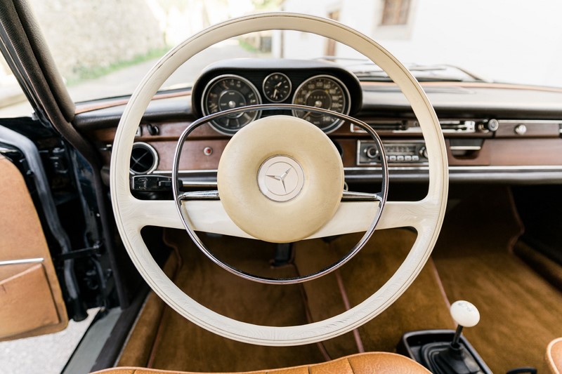 1970 Mercedes Benz 280SE